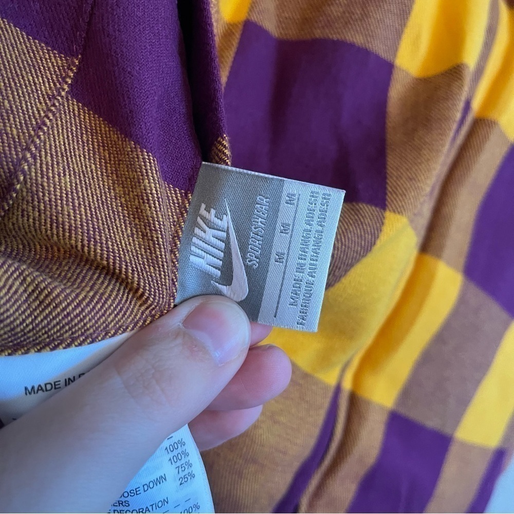 Nike Reversible Purple Yellow Plaid Down Filled Vest Women’s Size Medium - Picture 8 of 10